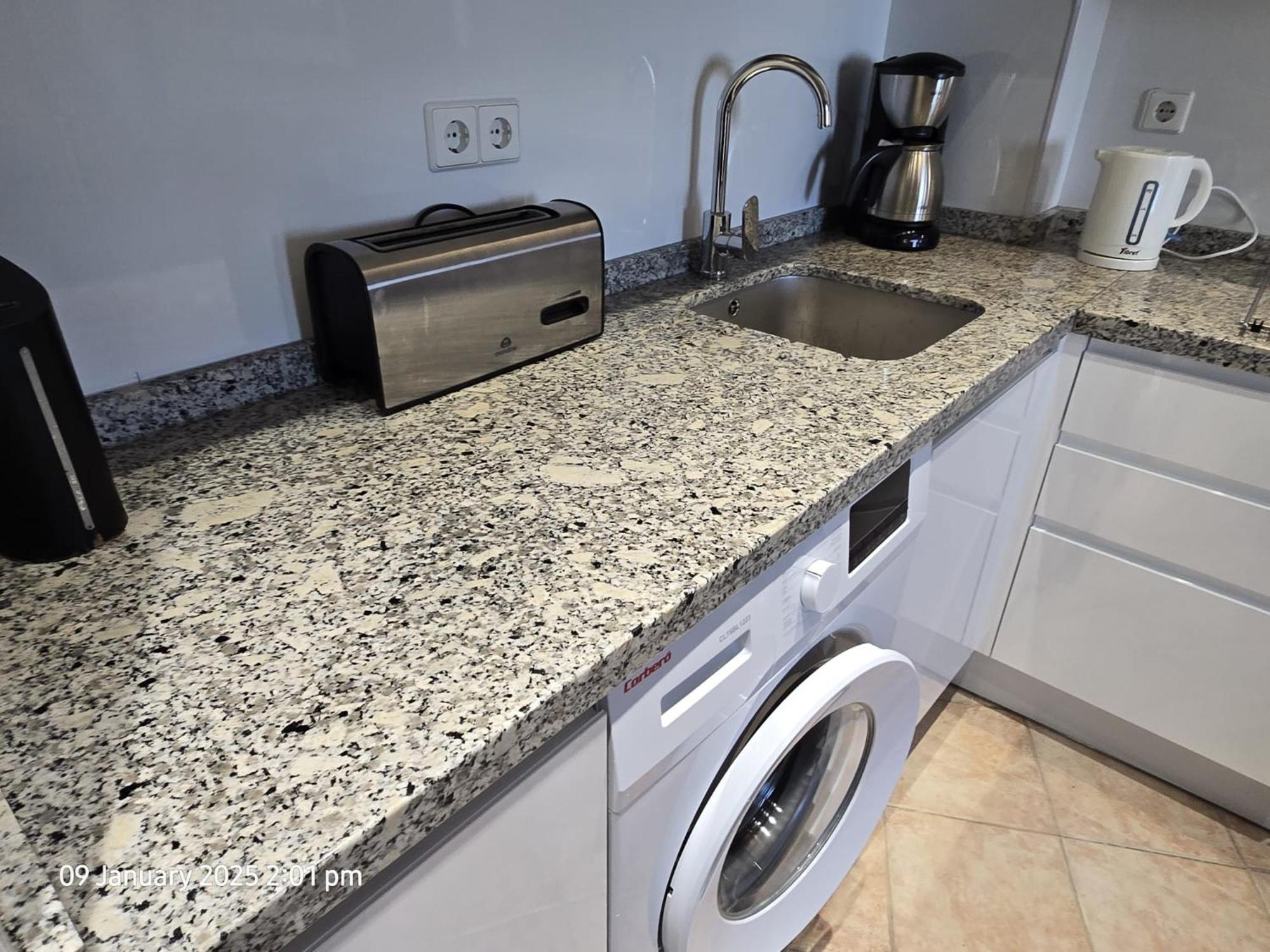מאלגה Benal Beach Apartments מראה חיצוני תמונה